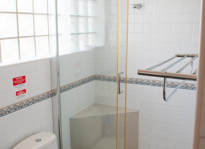 Reventa - Villa - Orihuela Costa - MUY CERCA DE LA PLAYA