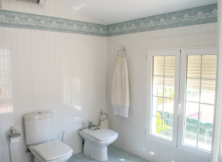 Reventa - Villa - Orihuela Costa - MUY CERCA DE LA PLAYA