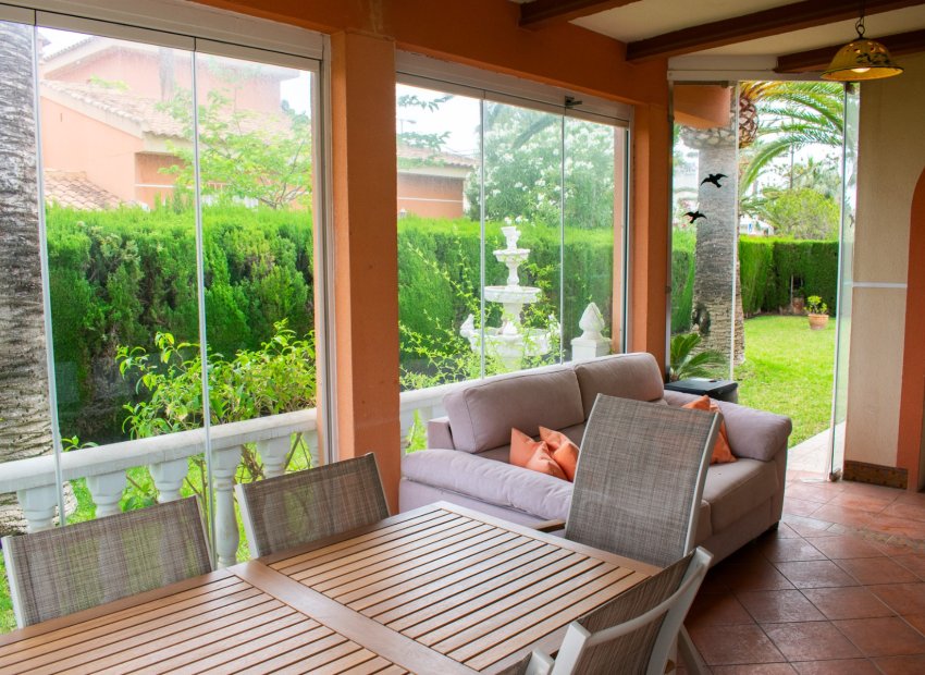 Reventa - Villa - Orihuela Costa - MUY CERCA DE LA PLAYA