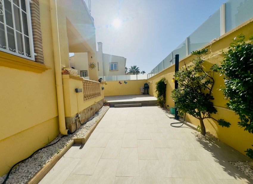 Reventa - Villa - Orihuela Costa - Playa Flamenca