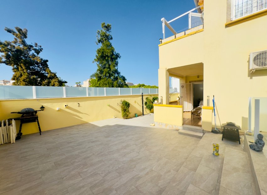 Reventa - Villa - Orihuela Costa - Playa Flamenca