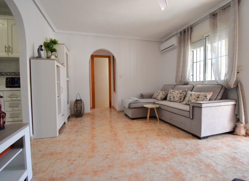 Reventa - Villa - Orihuela Costa - Playa Flamenca