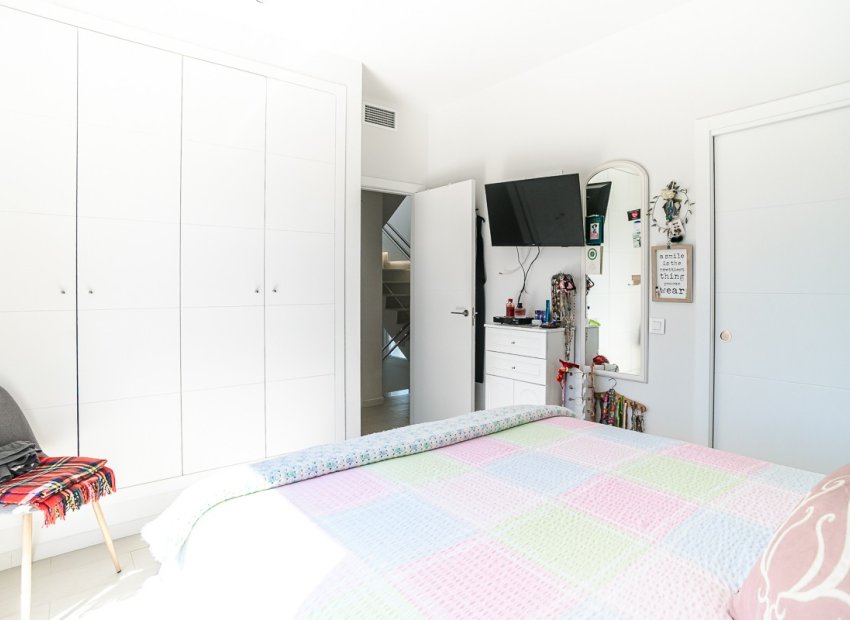 Reventa - Villa - PILAR DE LA HORADADA