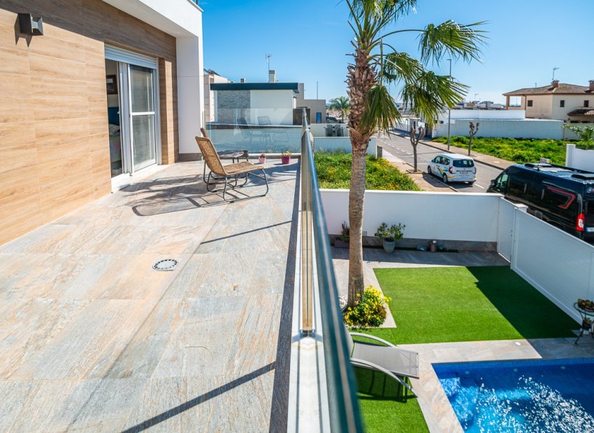 Reventa - Villa - PILAR DE LA HORADADA