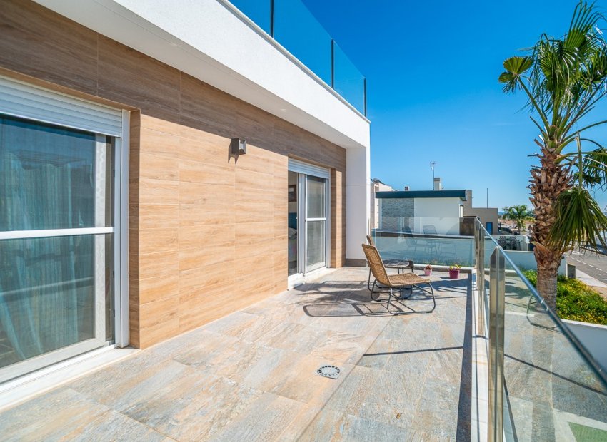 Reventa - Villa - PILAR DE LA HORADADA