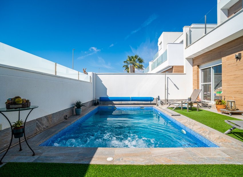 Reventa - Villa - PILAR DE LA HORADADA