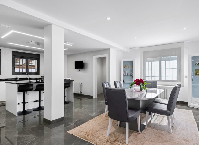 Reventa - Villa - San Juan - Frank Espinós