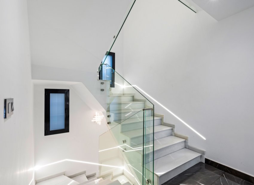 Reventa - Villa - San Juan - Frank Espinós