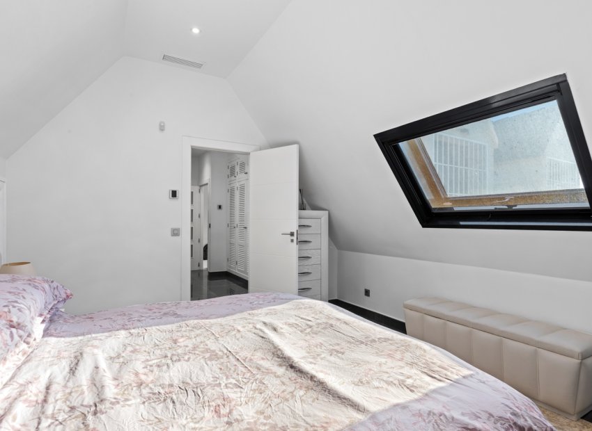 Reventa - Villa - San Juan - Frank Espinós