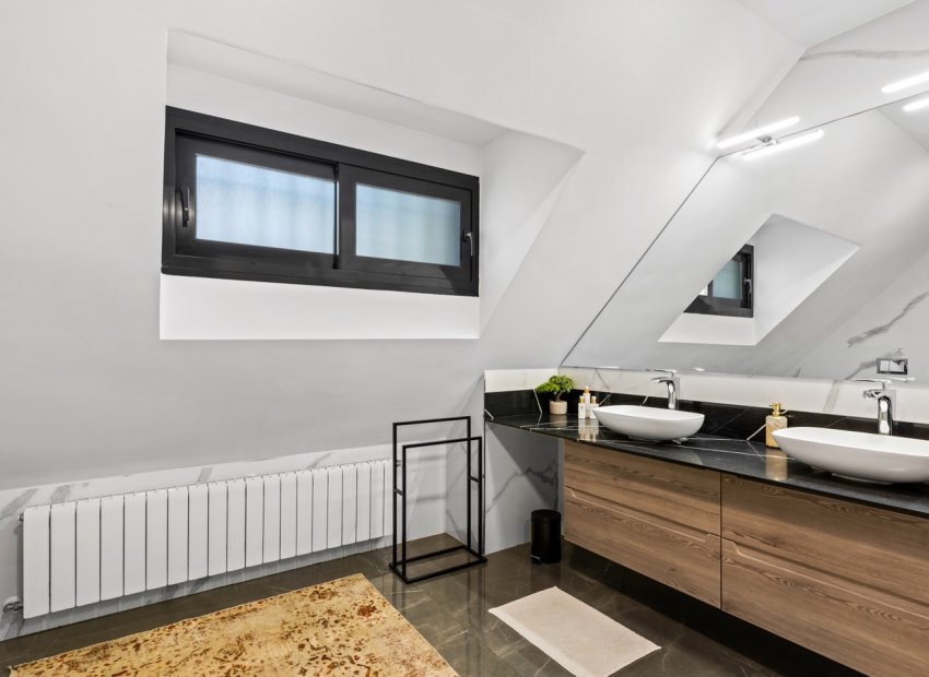 Reventa - Villa - San Juan - Frank Espinós