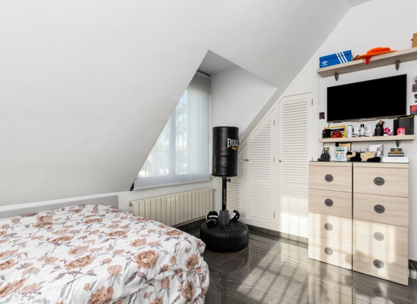 Reventa - Villa - San Juan - Frank Espinós