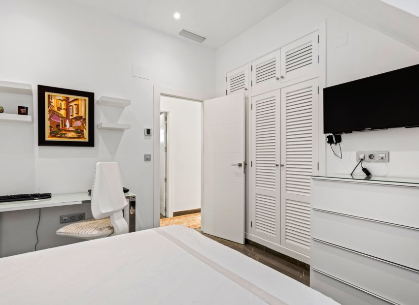 Reventa - Villa - San Juan - Frank Espinós