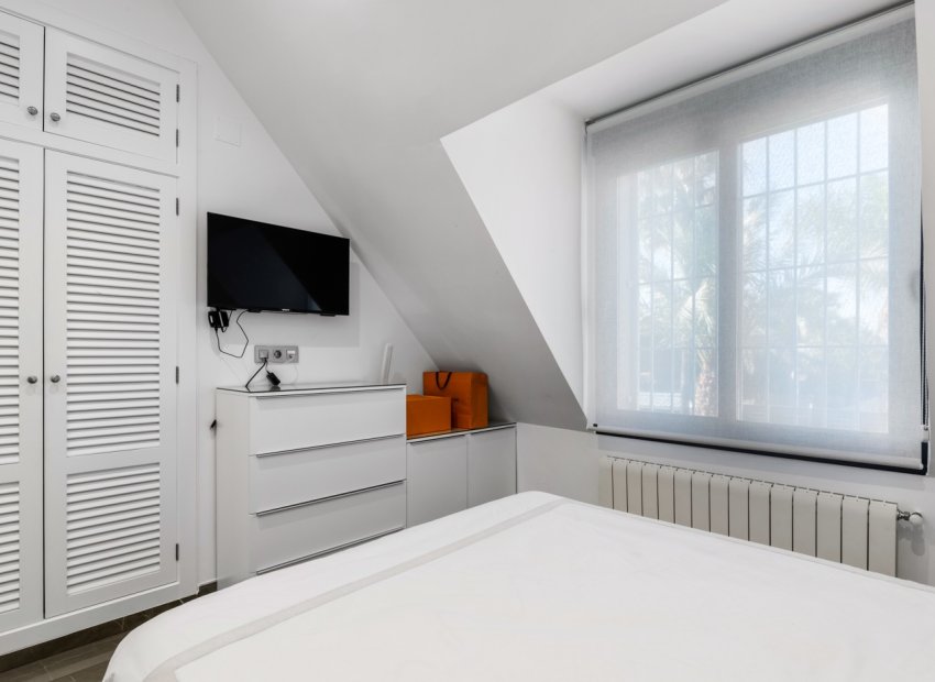 Reventa - Villa - San Juan - Frank Espinós