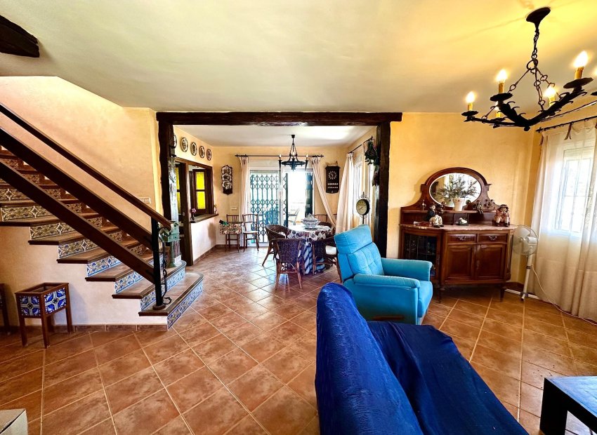 Reventa - Villa - San Miguel de Salinas - Ciudad de las comunicaciones