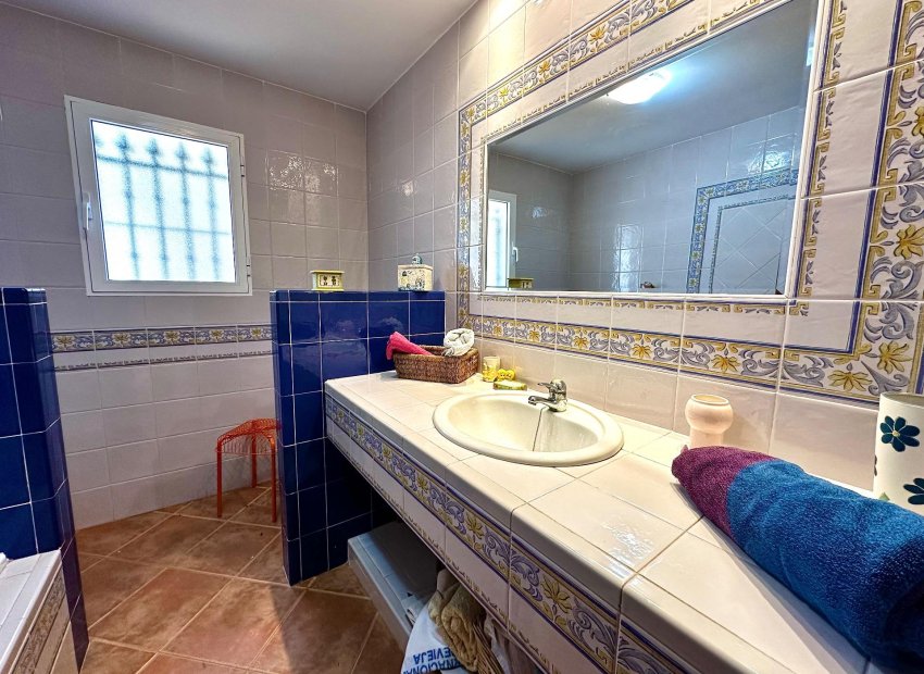 Reventa - Villa - San Miguel de Salinas - Ciudad de las comunicaciones