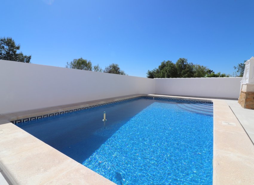 Reventa - Villa - San Miguel de Salinas - Lake View Mansions