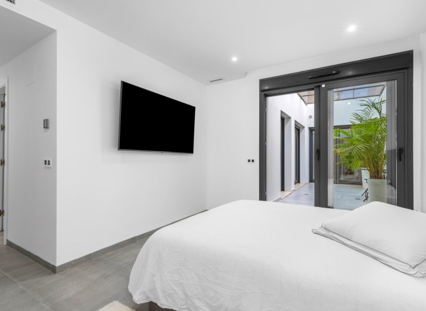 Reventa - Villa - San Miguel de Salinas - Mirador De San Miguel