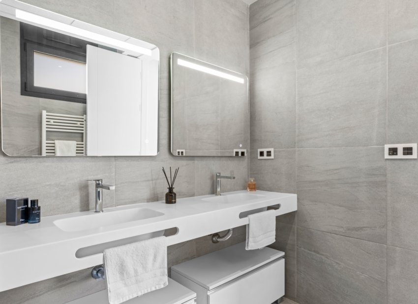 Reventa - Villa - San Miguel de Salinas - Mirador De San Miguel