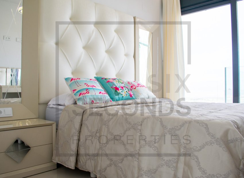 Reventa - Villa - San Miguel de Salinas - Urbanizaciones