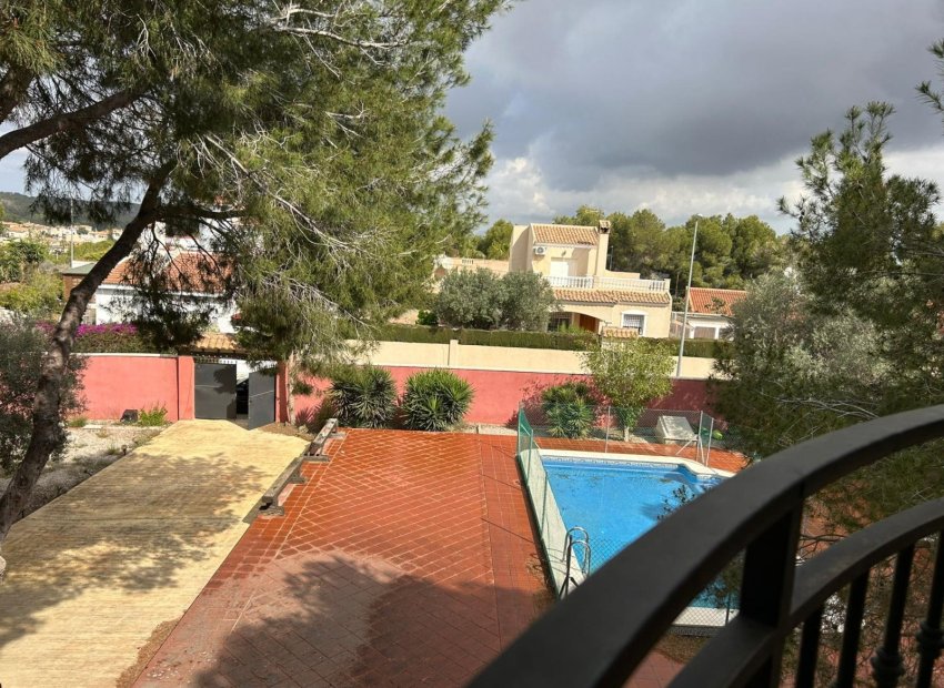 Reventa - Villa - San Miguel de Salinas - Urbanizaciones