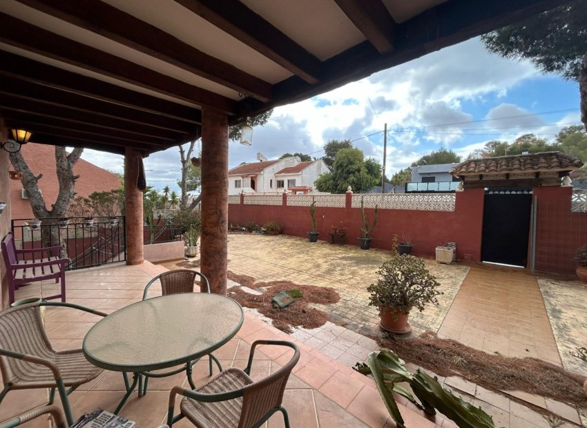 Reventa - Villa - San Miguel de Salinas - Urbanizaciones