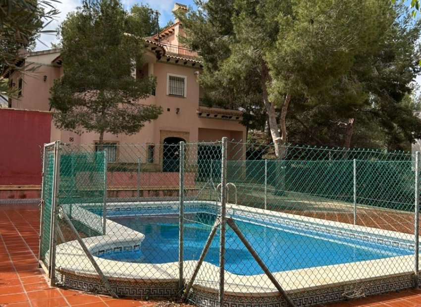 Reventa - Villa - San Miguel de Salinas - Urbanizaciones