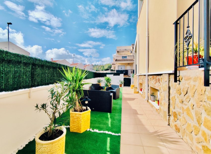 Reventa - Villa - San Miguel de Salinas - Urbanizaciones