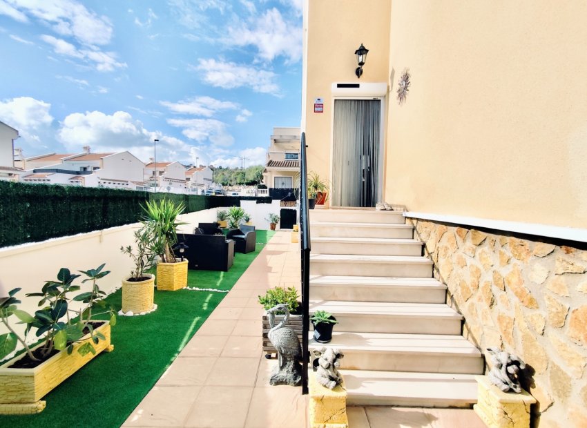 Reventa - Villa - San Miguel de Salinas - Urbanizaciones