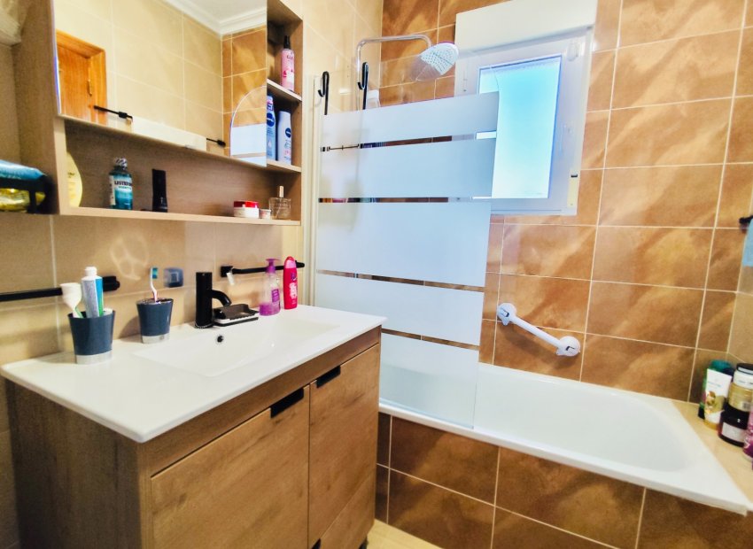 Reventa - Villa - San Miguel de Salinas - Urbanizaciones