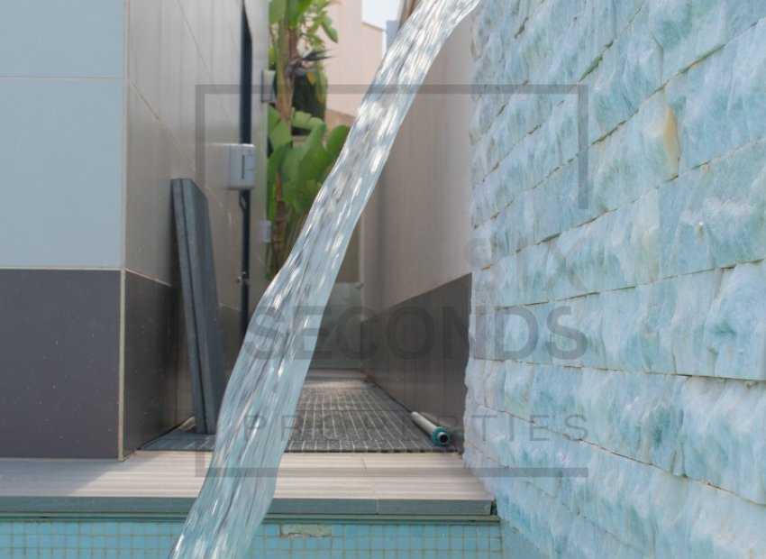 Reventa - Villa - San Miguel de Salinas - Urbanizaciones