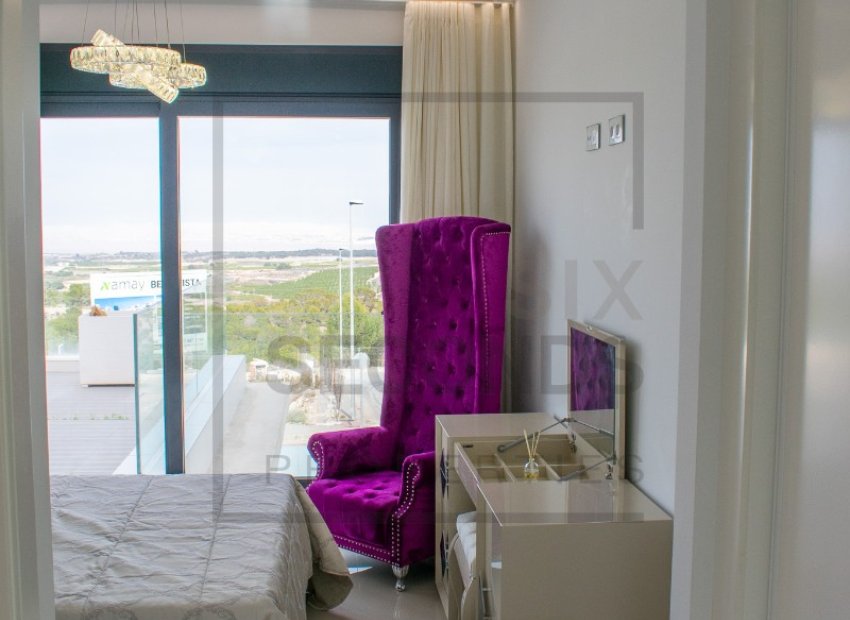 Reventa - Villa - San Miguel de Salinas - Urbanizaciones