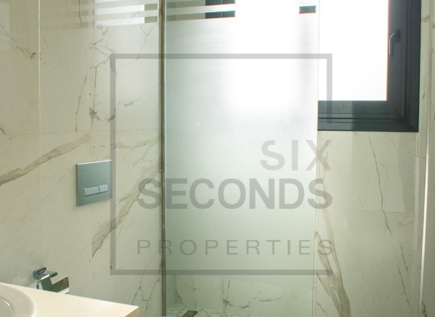 Reventa - Villa - San Miguel de Salinas - Urbanizaciones