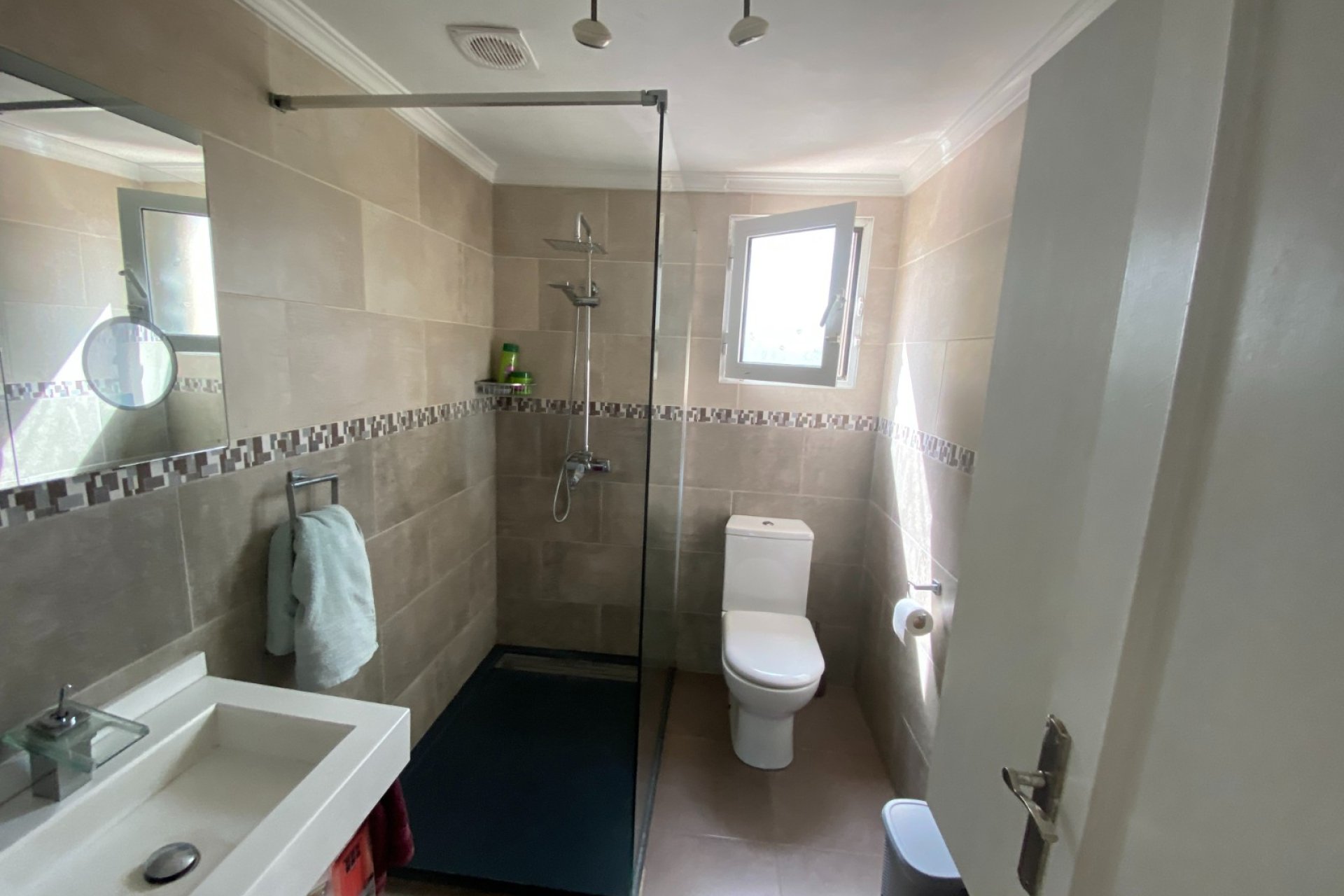 Reventa - Villa - Sax