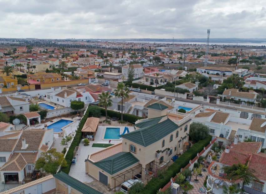 Reventa - Villa - Torrevieia - El Chaparral