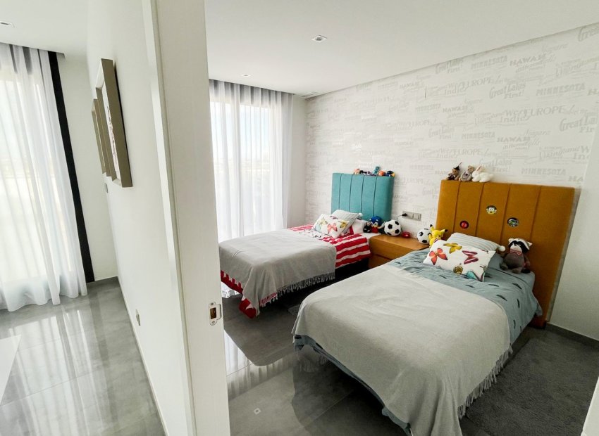 Reventa - Villa - Torrevieia - Los Altos