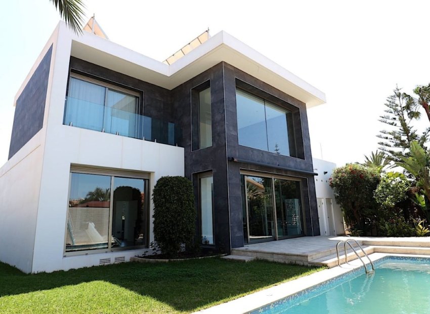 Reventa - Villa - Torrevieia - Los Angeles