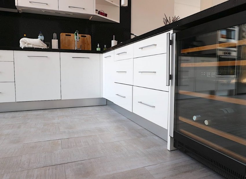 Reventa - Villa - Torrevieia - Los Angeles