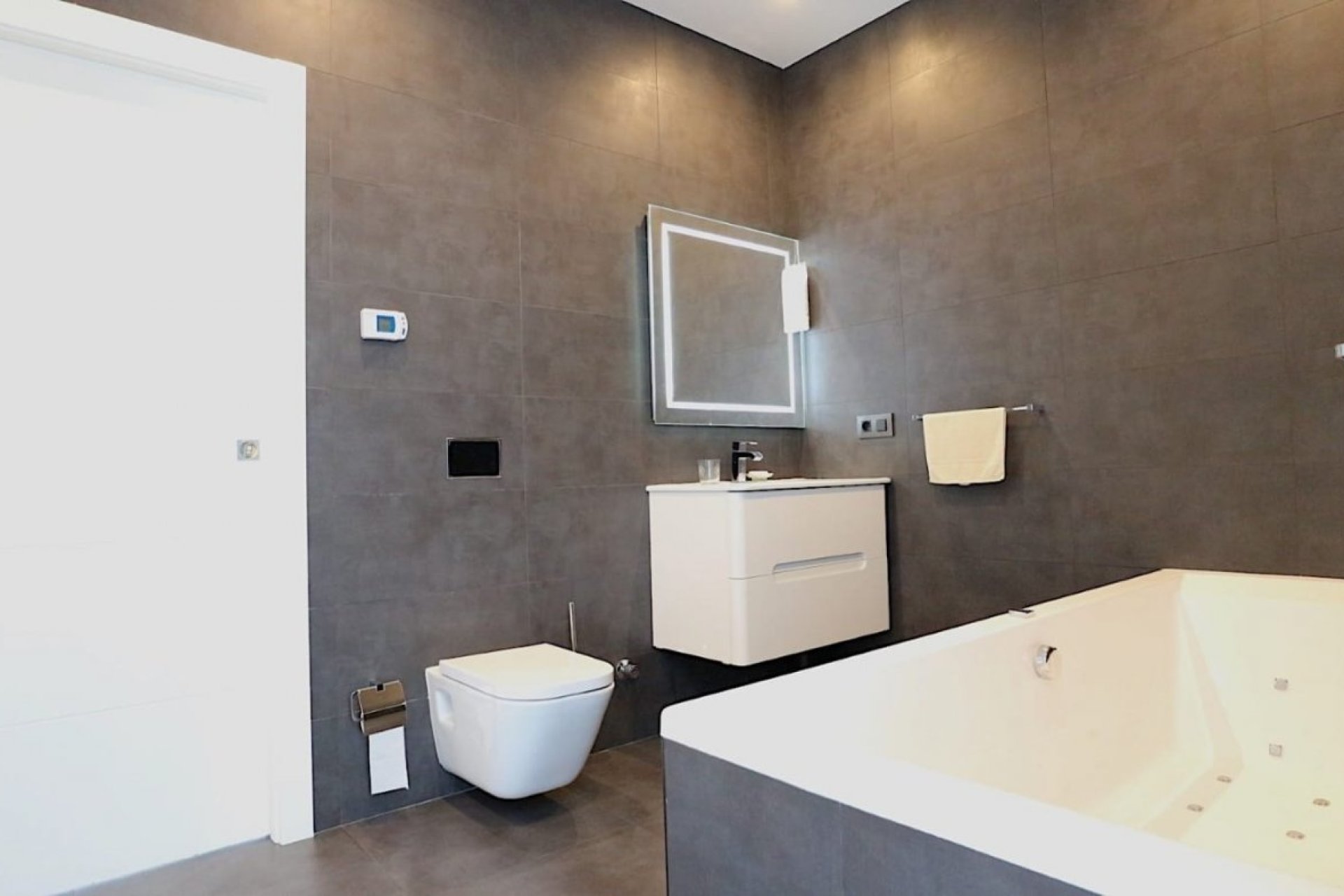 Reventa - Villa - Torrevieia - Los Angeles