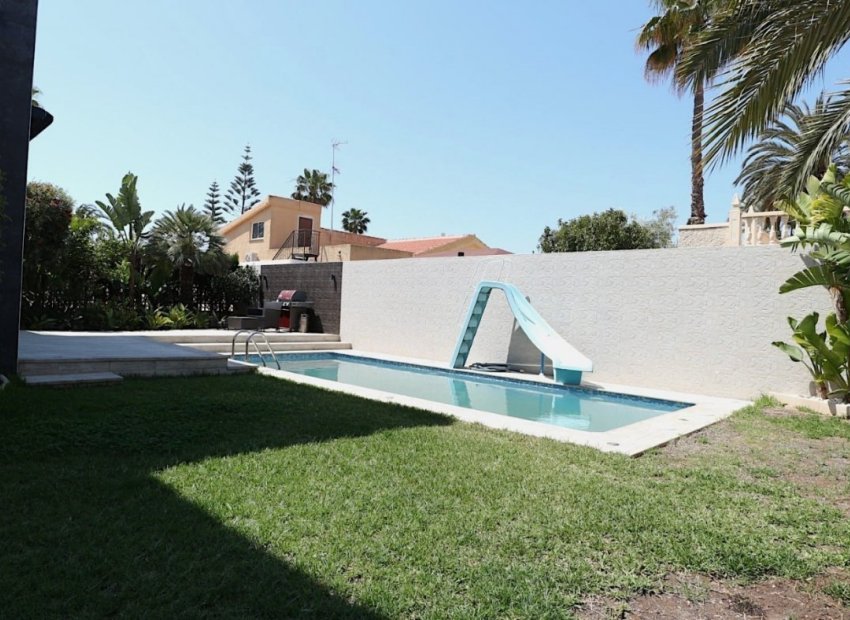 Reventa - Villa - Torrevieia - Los Angeles