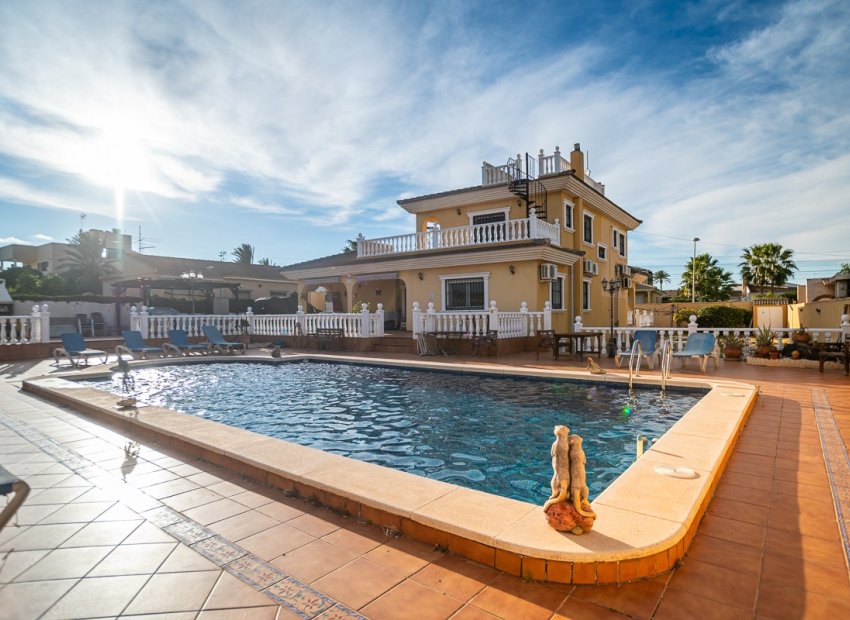 Reventa - Villa - Torrevieia - LOS BALCONES - LOS ALTOS