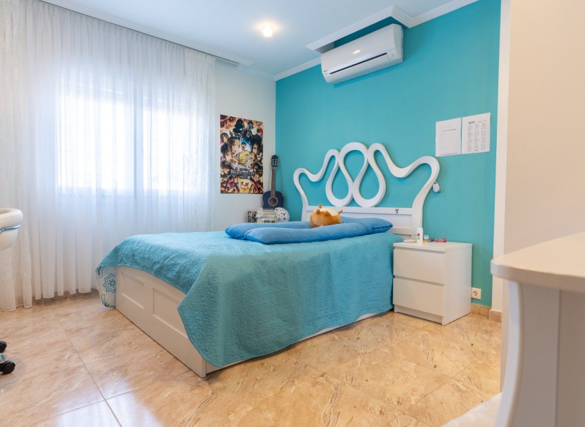 Reventa - Villa - Torrevieia - Los Balcones