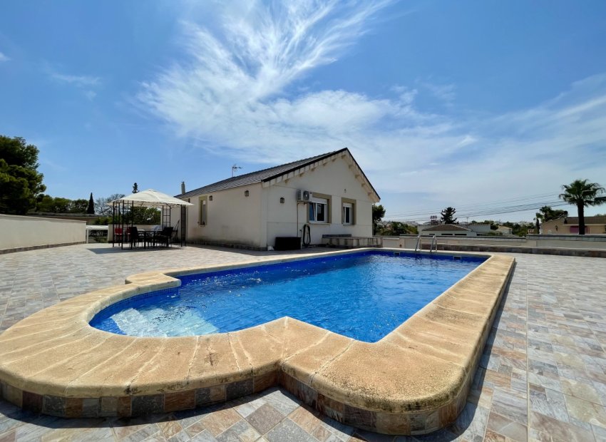 Reventa - Villa - Torrevieia - Los Balcones