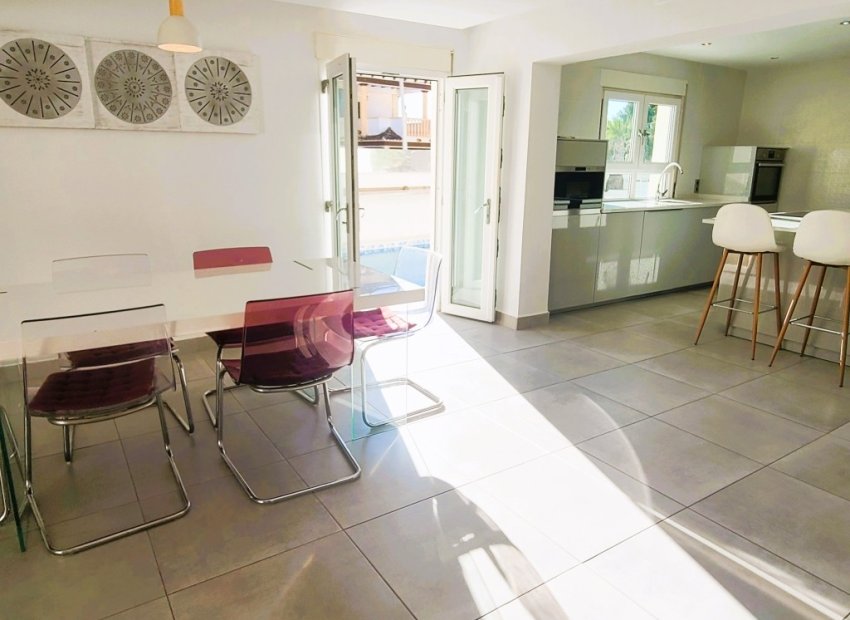 Reventa - Villa - Torrevieia - Los Balcones