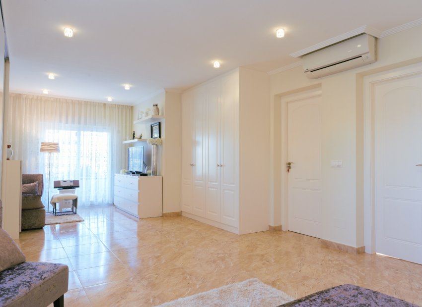 Reventa - Villa - Torrevieia - Los Balcones