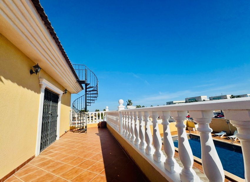 Reventa - Villa - Torrevieia - Los Balcones