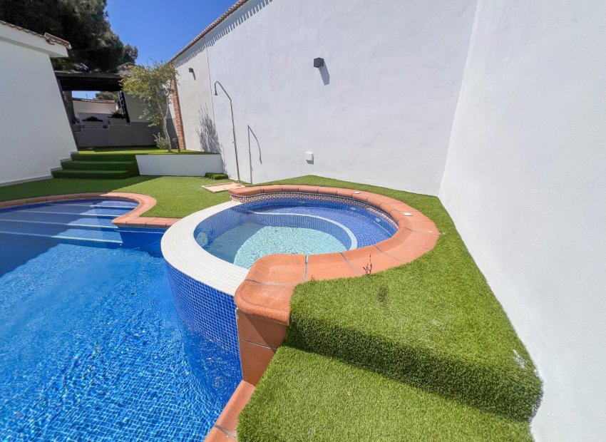 Reventa - Villa - Torrevieia - Los Balcones