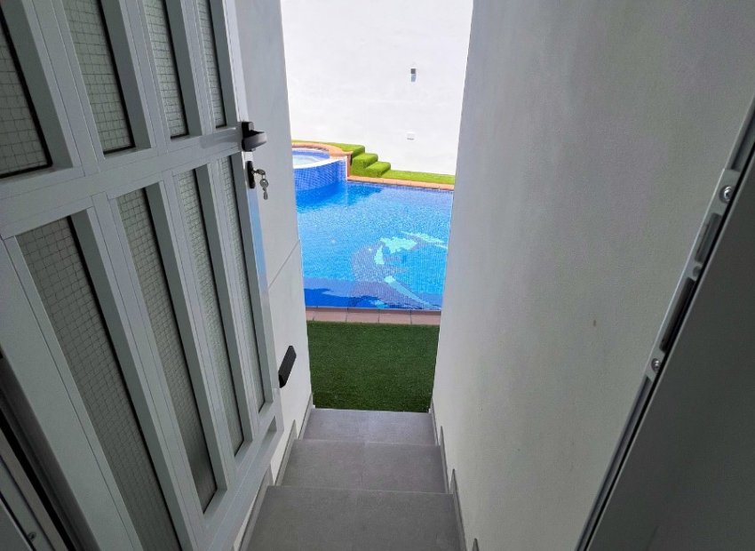 Reventa - Villa - Torrevieia - Los Balcones
