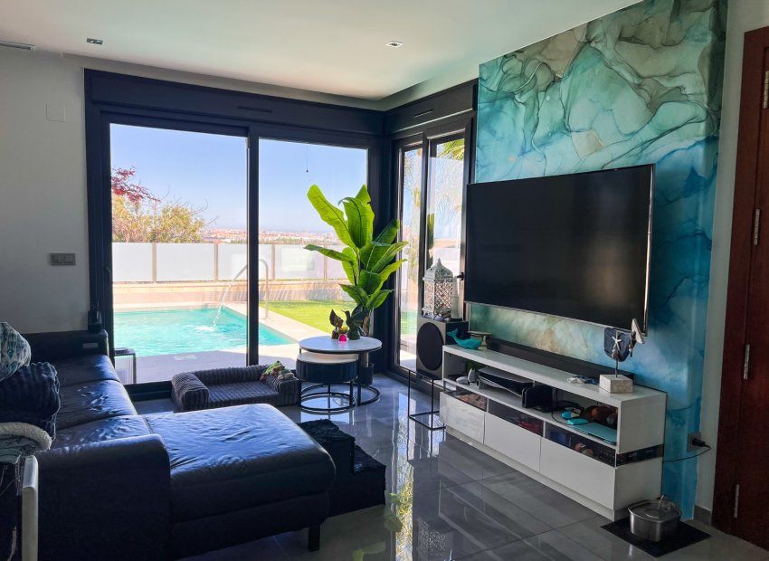 Reventa - Villa - Torrevieia - Los Balcones