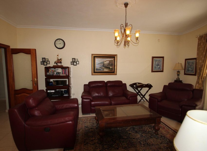 Reventa - Villa - Torrevieia - Punta Prima