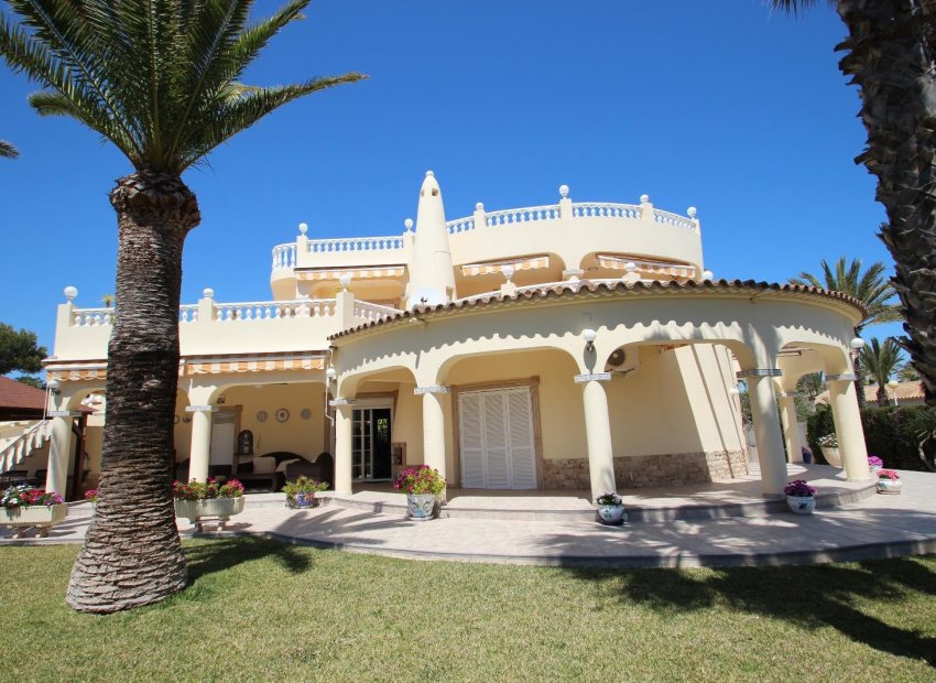 Reventa - Villa - Torrevieia - Punta Prima